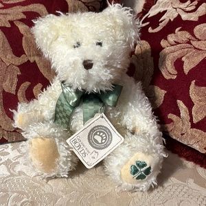 Retired Boyd’s Bear B. Y. Lotsaluck